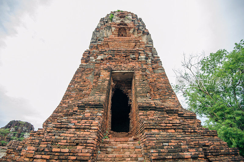 毁坏的宝塔，wat mahathat ayuthaya